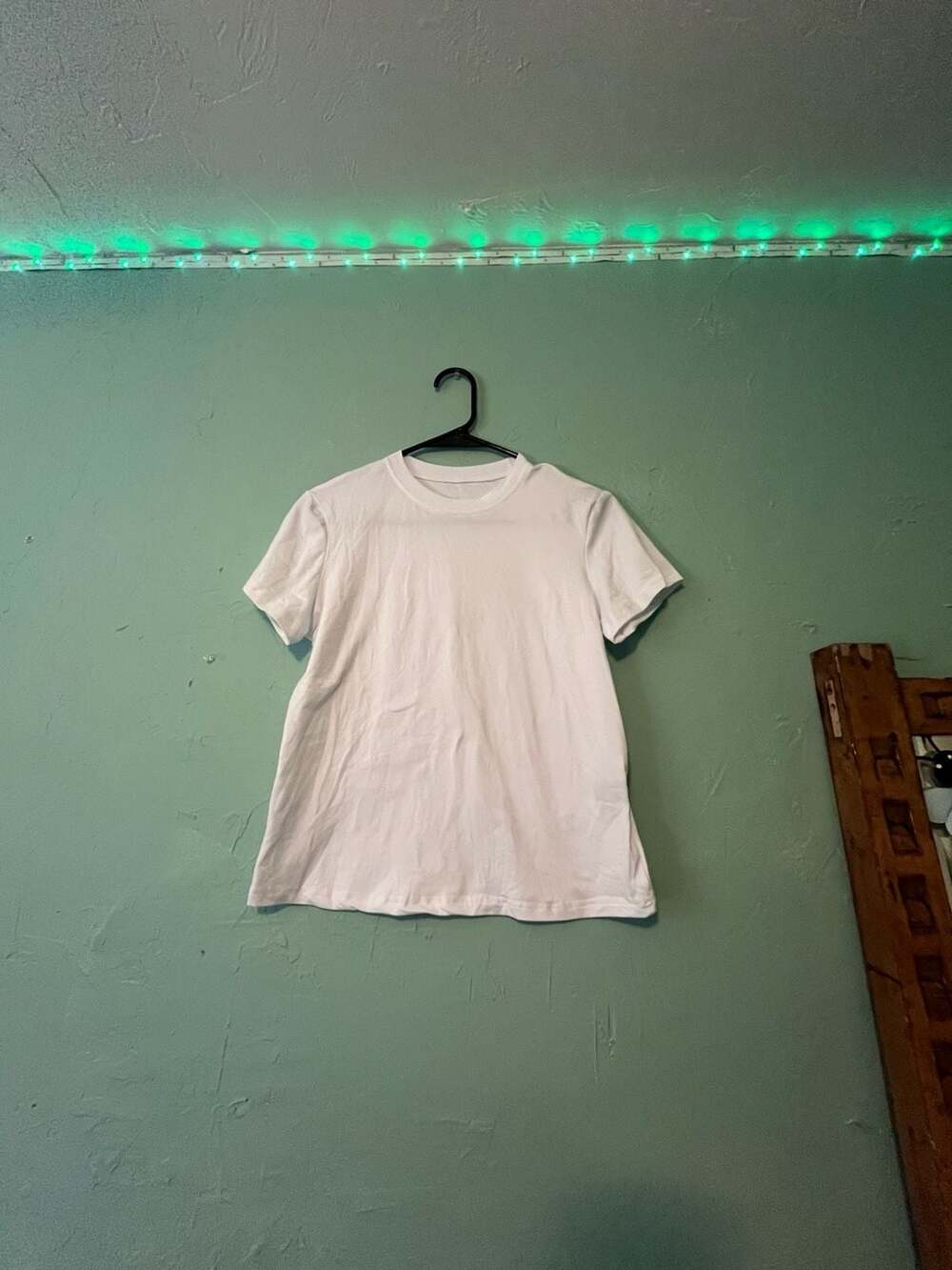 Dazy T-Shirt Size XL White Solid Crewneck Short